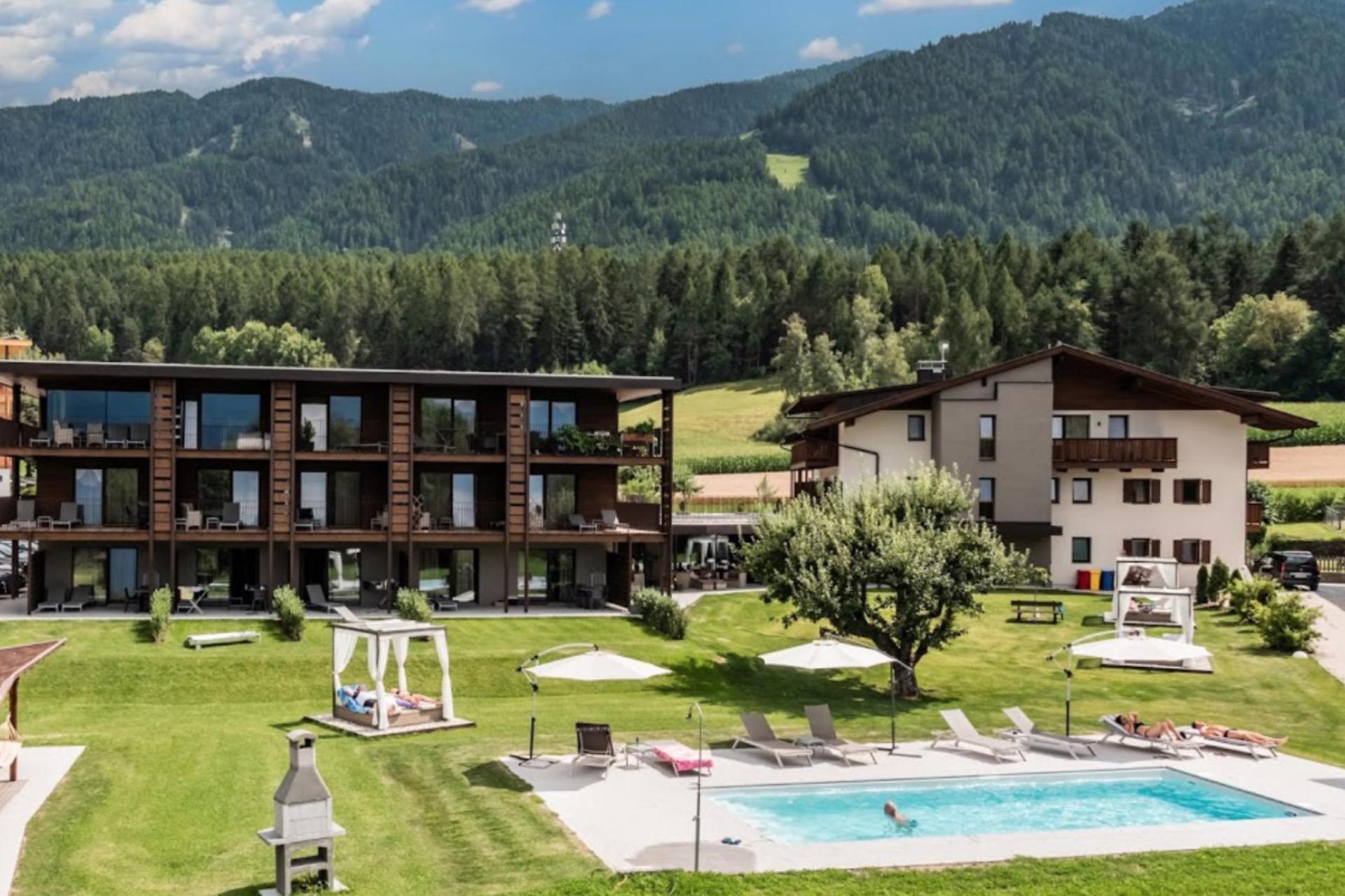 Residence within walking distance of a village and ski lift