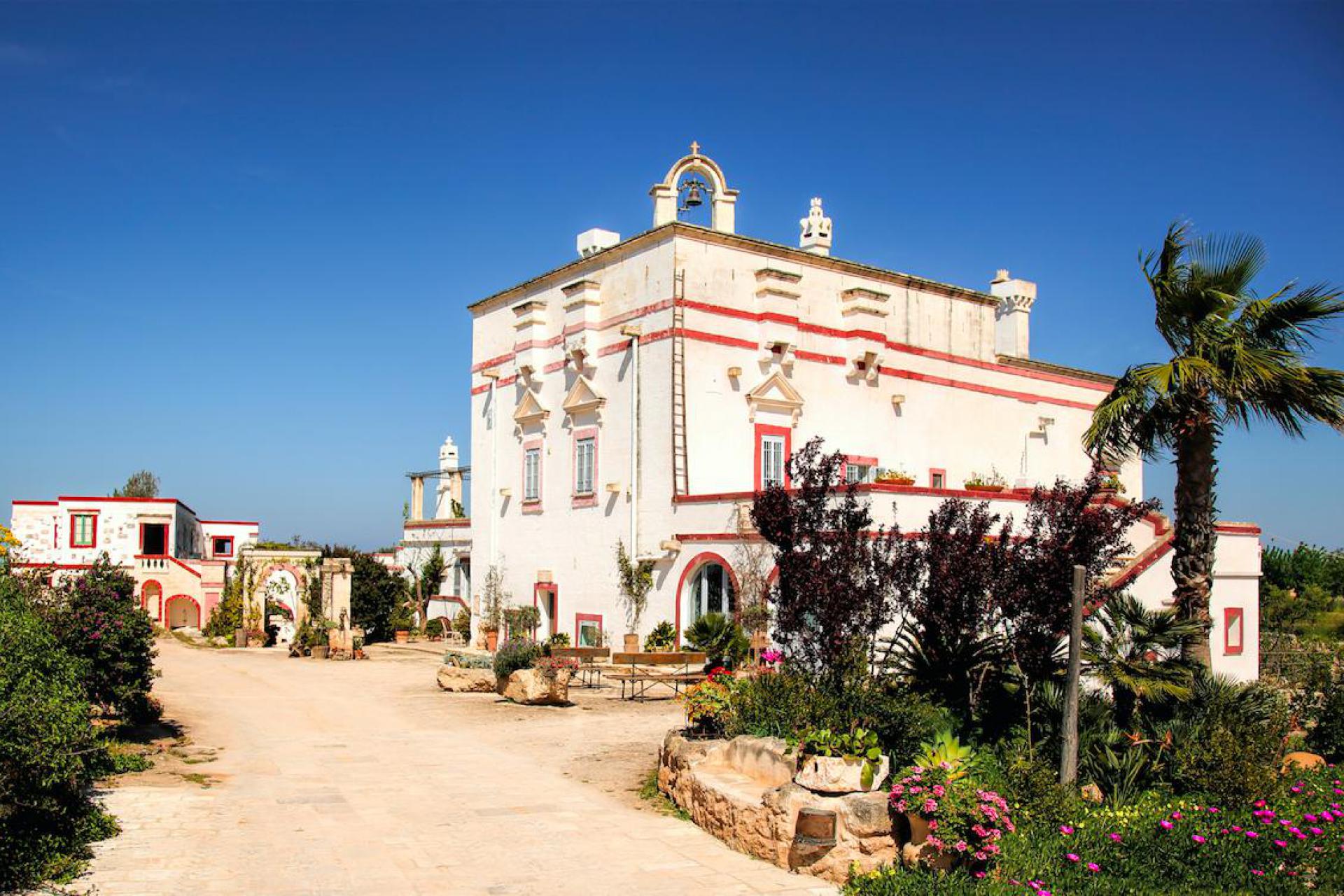 Agriturismo Puglia with unique design interior