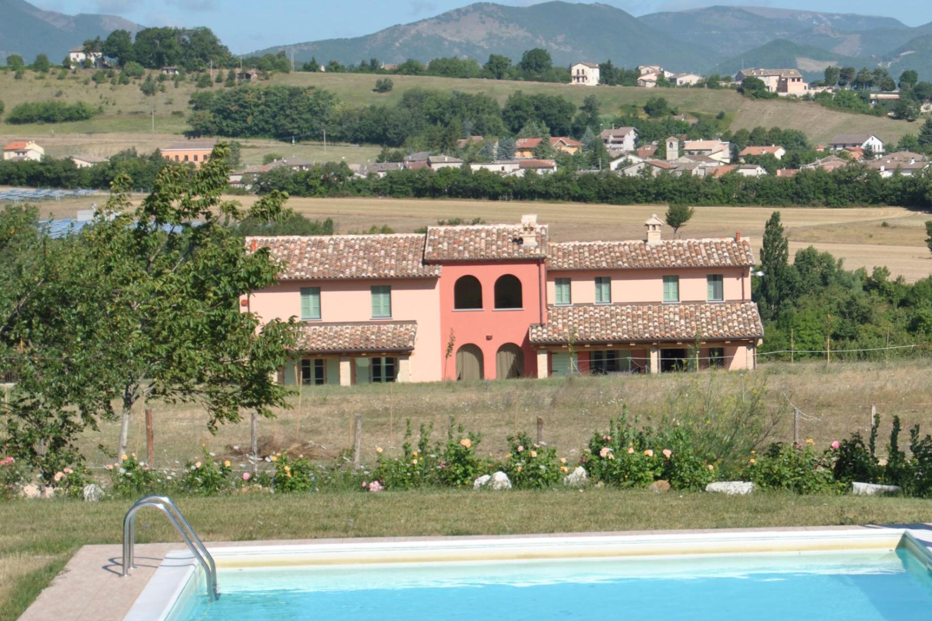 Peaceful agriturismo with horses in Le Marche