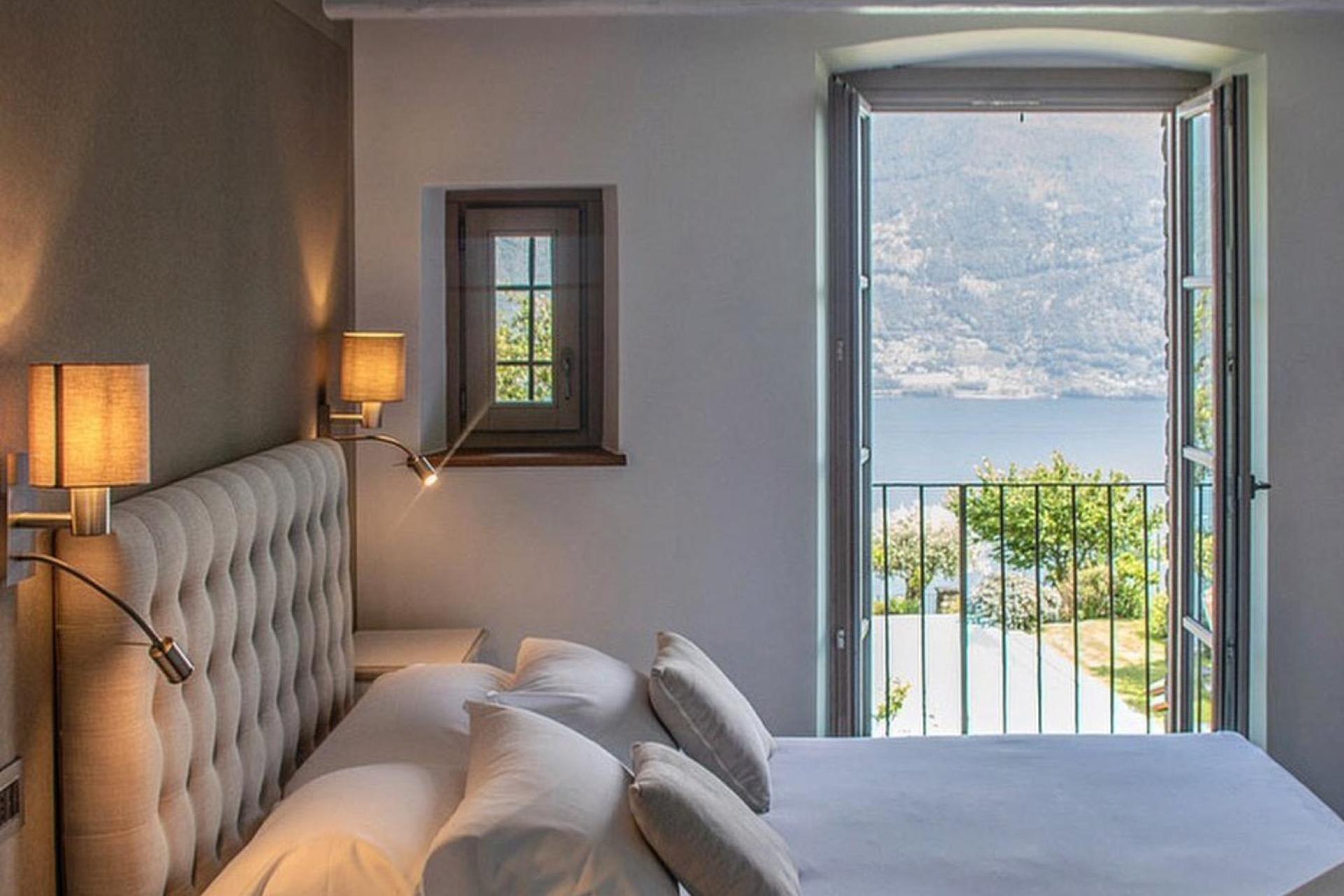 2. Luxury agriturismo with beautiful lake view