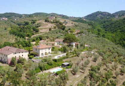 Family-friendly agriturismo Tuscany among the olive trees